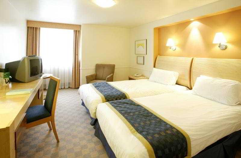 Holiday Inn Leeds-Wakefield M1 Jct40, An Ihg Hotel מראה חיצוני תמונה